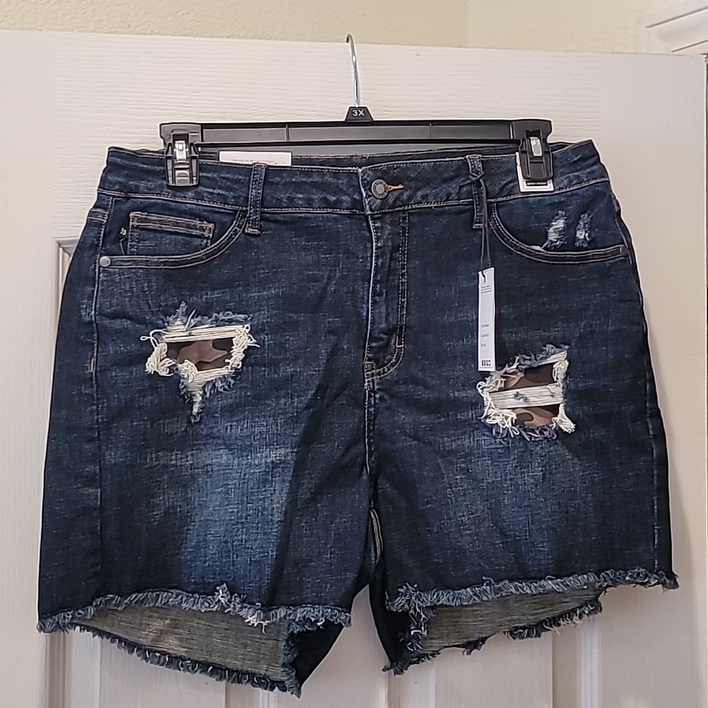 Judy Blue Camo Patch Jean cut off shorts.